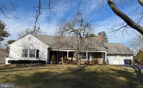 38 Tidewater Ln, Willingboro, NJ 08046