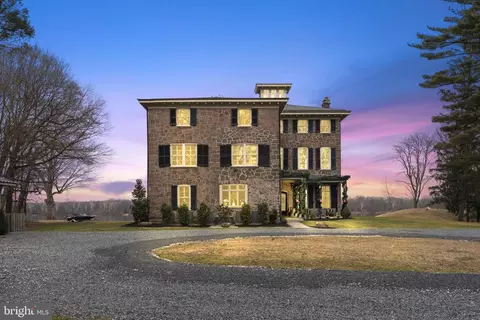 231 Woodlane Rd, Edgewater Park, NJ 08010