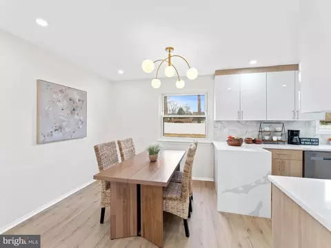 Dining - 98 Red Stone Rdg, Delran, NJ 08075 photo 1 of 1