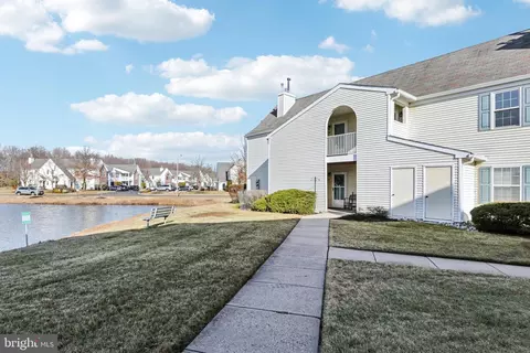 1604 B Steeplebush Ter, Mount Laurel, NJ 08054