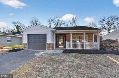 52 Sherwood Pl, Southampton, NJ 08088