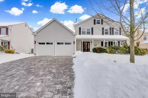 514 Foxwood Dr, Mount Laurel, NJ 08054
