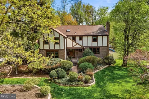 705 Iron Post Rd, Moorestown, NJ 08057