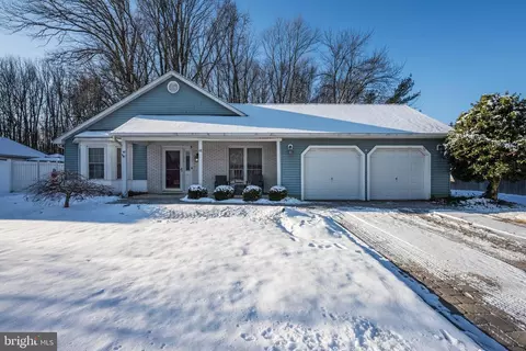 48 Longhurst Rd, Marlton, NJ 08053