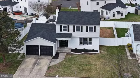 22 Willow Ridge Rd, Marlton, NJ 08053