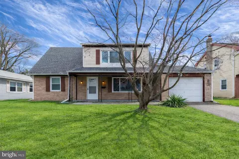 78 Gainscott Ln, Willingboro, NJ 08046