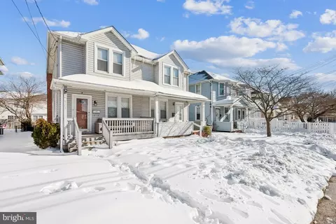 525 Bridgeboro St, Riverside, NJ 08075
