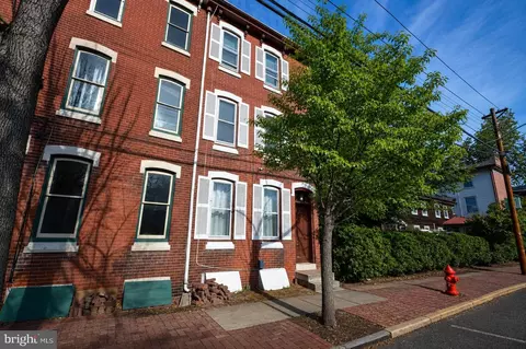 101 W Union St, Burlington, NJ 08016
