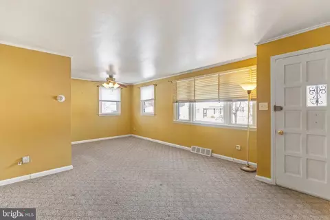 Living - 2 Wyndale Ave, Maple Shade, NJ 08052 photo 1 of 2