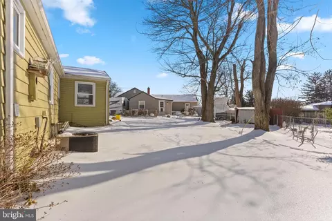 Exterior - 2 Wyndale Ave, Maple Shade, NJ 08052 photo 2 of 3