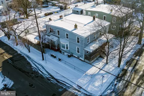 1000 W 3rd St W, Florence, NJ 08518