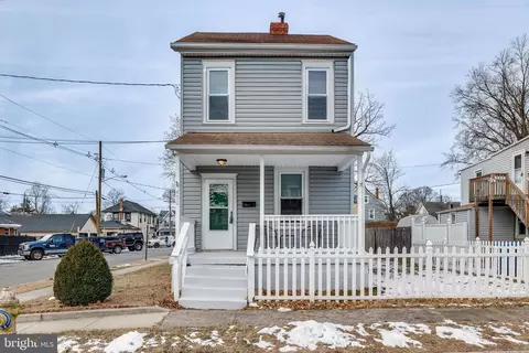 400 Buttonwood St, Delanco, NJ 08075