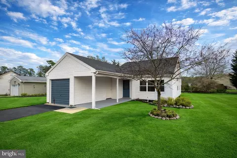 38 Narberth Pl, Southampton, NJ 08088