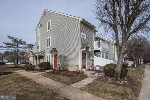 1004 B Yarmouth La, Mount Laurel, NJ 08054
