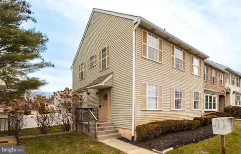 210 Martins Way, Mount Laurel, NJ 08054