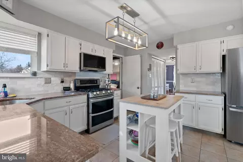 Kitchen - 3 Aster Ct, Delran, NJ 08075 photo 3 of 4