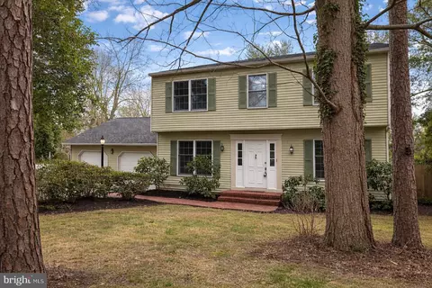 12 Friar Tuck Dr, Medford, NJ 08055