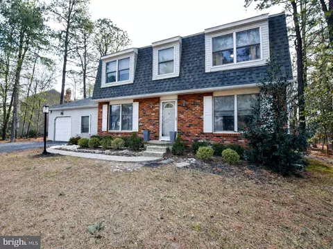 27 Little John Dr, Medford, NJ 08055