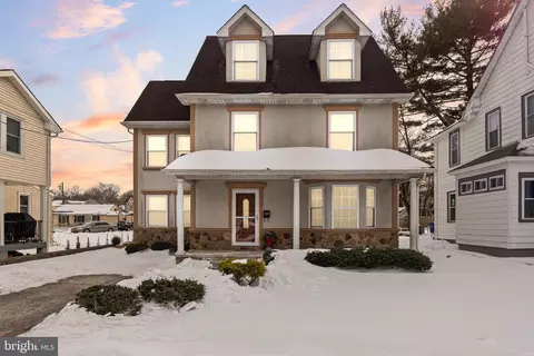 208 Chestnut St, Mount Holly, NJ 08060