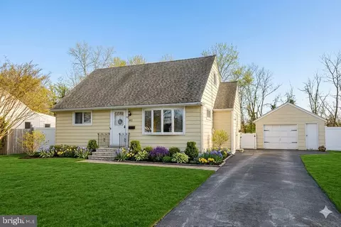 82 Charles Bossert Dr, Bordentown, NJ 08505