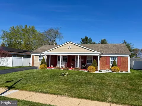 146 Glenview Ln, Willingboro, NJ 08046