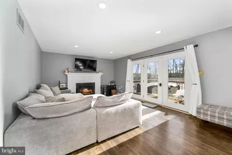 Living - 4 Allen Ct, Tabernacle, NJ 08088 photo 1 of 2