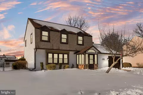 247 Southview Dr, Delran, NJ 08075