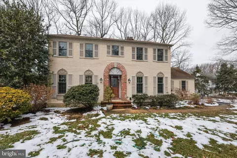 200 Laurel Ln, Mount Laurel, NJ 08054