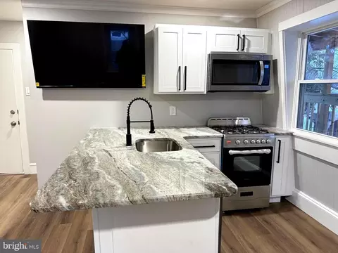 212 Warren St, Beverly, NJ 08010