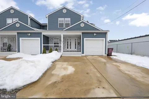 130 Kossuth St, Riverside, NJ 08075
