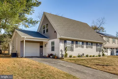21 Berkshire Ln, Willingboro, NJ 08046