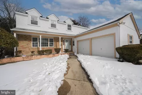 840 Lafayette Dr, Mount Laurel, NJ 08054