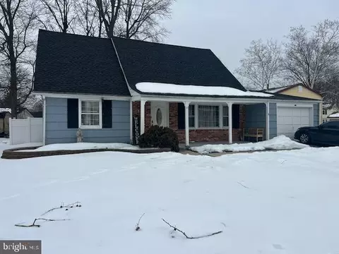 12 Neptune Ln, Willingboro, NJ 08046