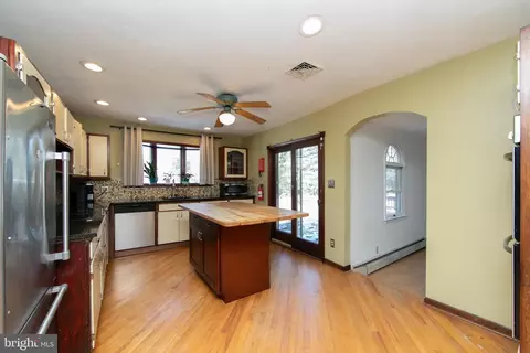 Entry Way - 22 Richter Rd, Tabernacle, NJ 08088 photo 3 of 6