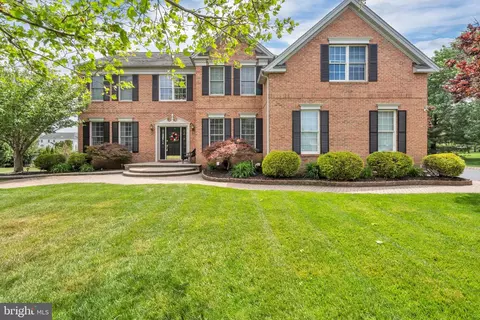 7 Wright Dr, Chesterfield, NJ 08515