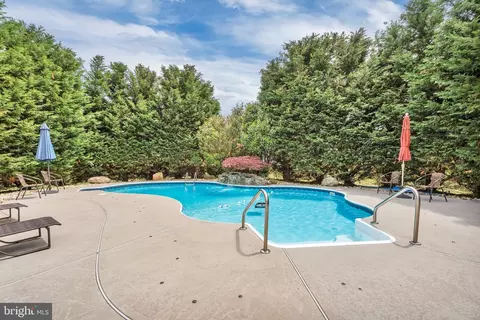 7 Wright Dr, Chesterfield, NJ 08515