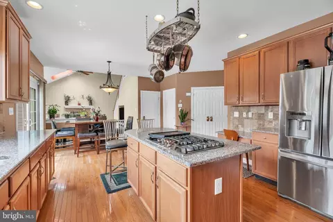 7 Wright Dr, Chesterfield, NJ 08515