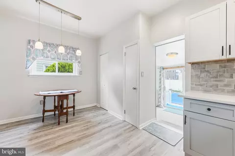 Entry Way - 331 Taylor St, Riverside, NJ 08075 photo 2 of 3