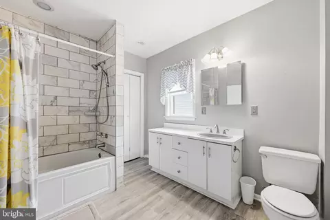 Bath - 331 Taylor St, Riverside, NJ 08075 photo 1 of 1