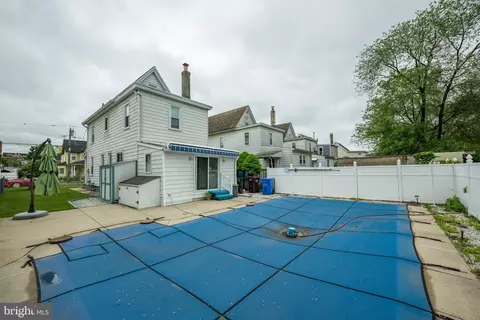 Exterior - 331 Taylor St, Riverside, NJ 08075 photo 2 of 7