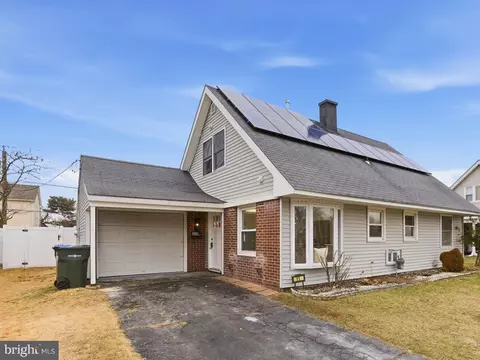 11 Birdseye Ln, Willingboro, NJ 08046