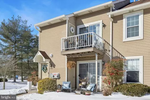 102 Sedgefield Dr # B, Mount Laurel, NJ 08054