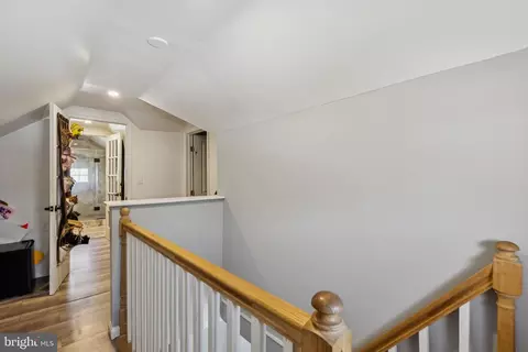 Entry Way - 206 S Maple Ave, Maple Shade, NJ 08052 photo 10 of 10