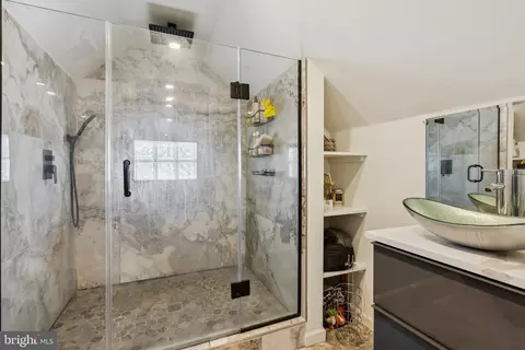 Bath - 206 S Maple Ave, Maple Shade, NJ 08052 photo 3 of 3