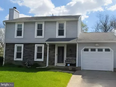 10 Carlyle Dr, Wrightstown, NJ 08562