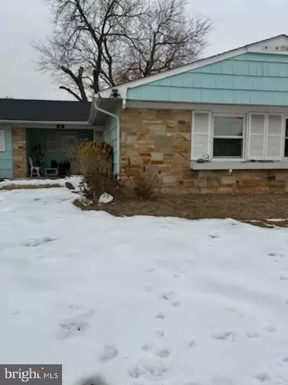 15 Harrison Dr, Willingboro, NJ 08046