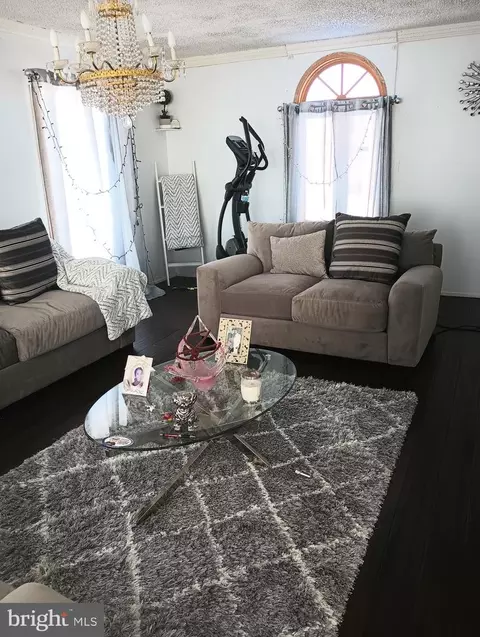 53 Genesee Ln, Willingboro, NJ 08046