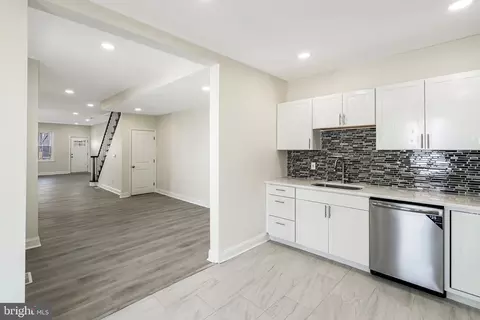 244 Conover St, Burlington, NJ 08016