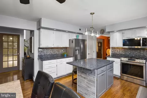 Kitchen - 5 Laurel Tree Dr, Westampton, NJ 08060 photo 4 of 4
