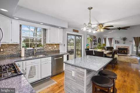 Kitchen - 5 Laurel Tree Dr, Westampton, NJ 08060 photo 2 of 4